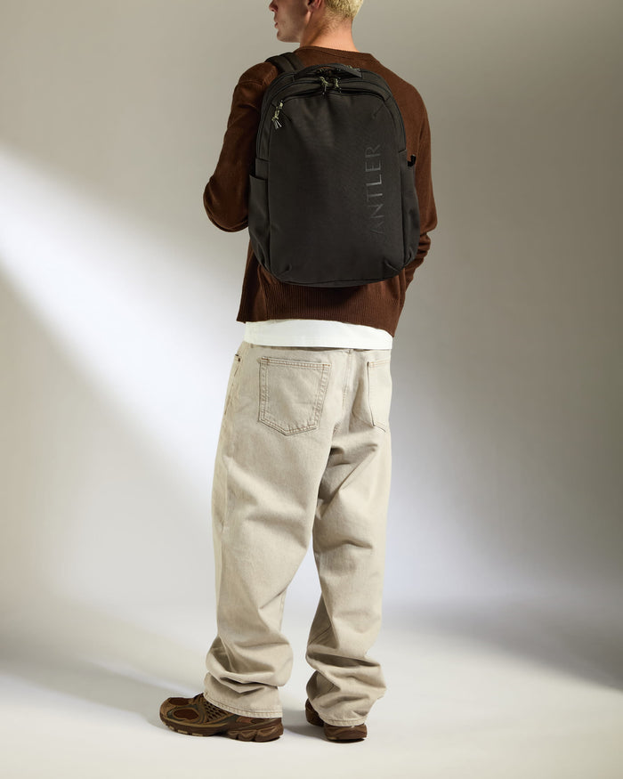 Discovery Light Backpack in Black