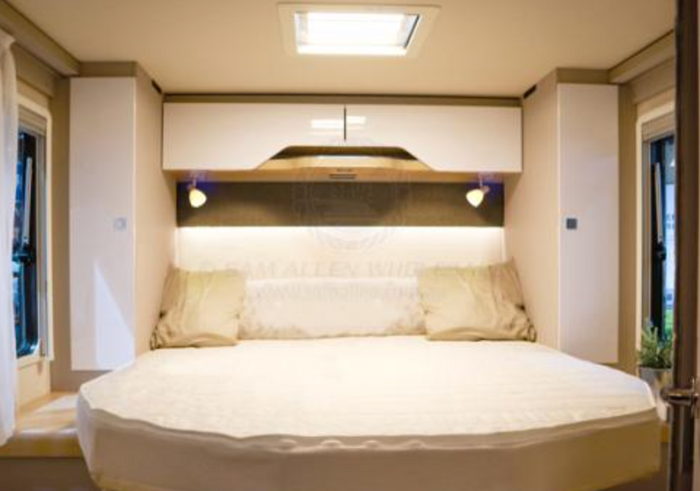 RELAXN LED - BULKHEAD READING LIGHT - DIMMABLE - USB CHARGER